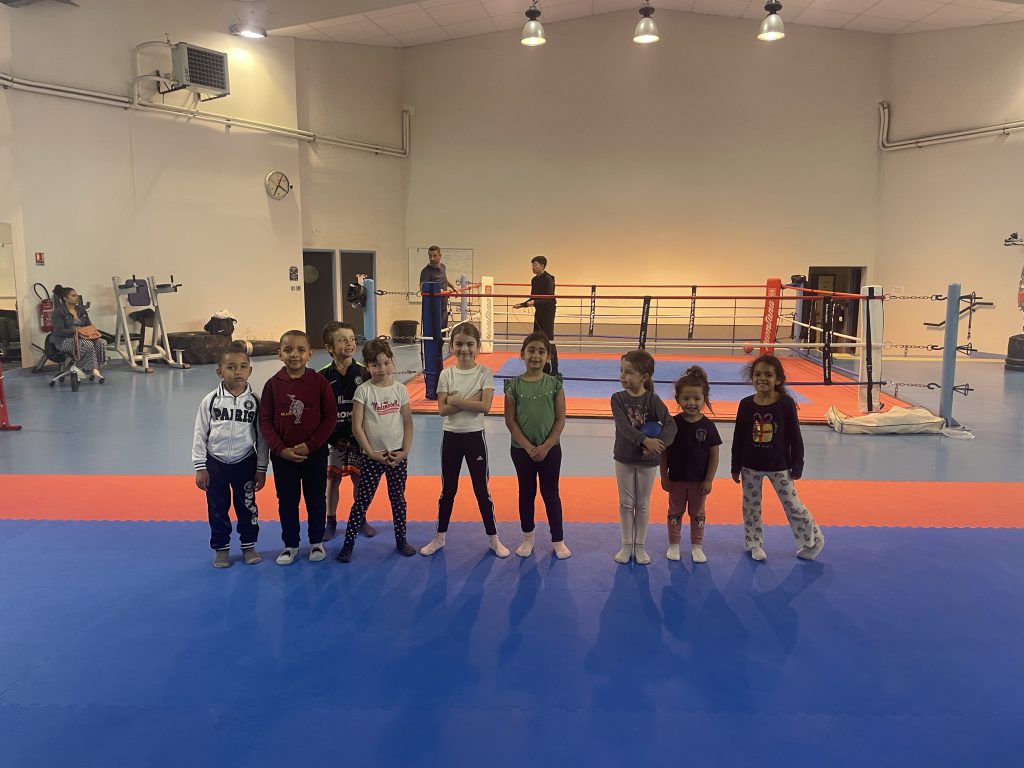 Photo avec les enfants du club FBIM Montpellier